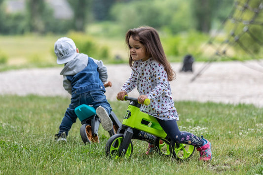 Bicicleta fara pedale 2 in 1 18 + luni pneuri si manere de cauciuc 4 nivele de reglaj pe inaltime Funny Wheels Rider